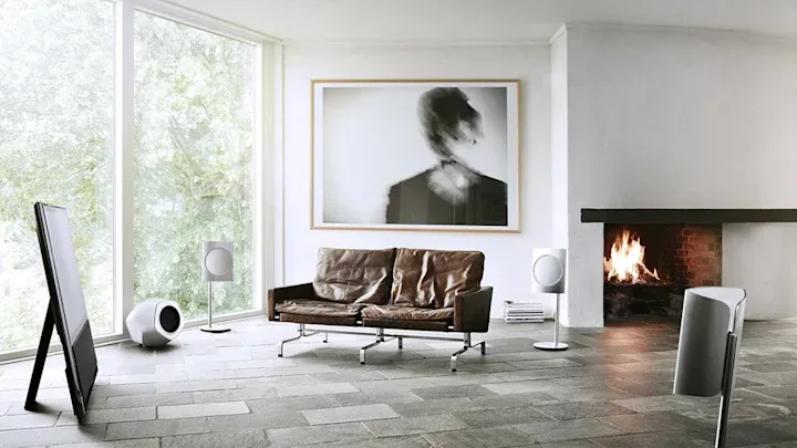 Beolab 17 speakers three in living room 