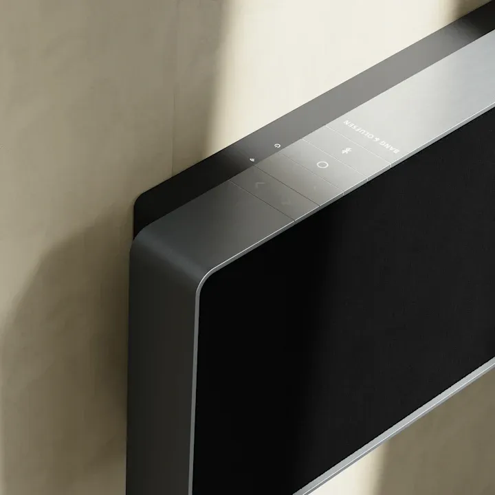 Touch control panel in aluminum Beosound Stage