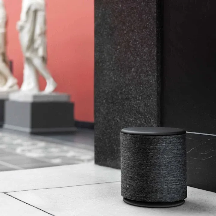 Beoplay M5 speakers detail top 