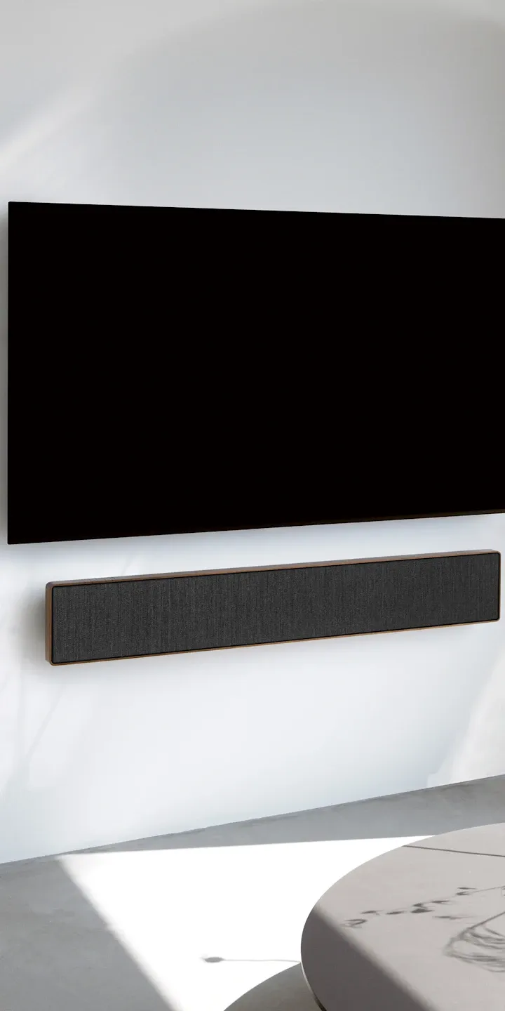 מקרן קול עוצמתי מבית Bang & Olufsen דגם Beosound Stage Smoked Oak