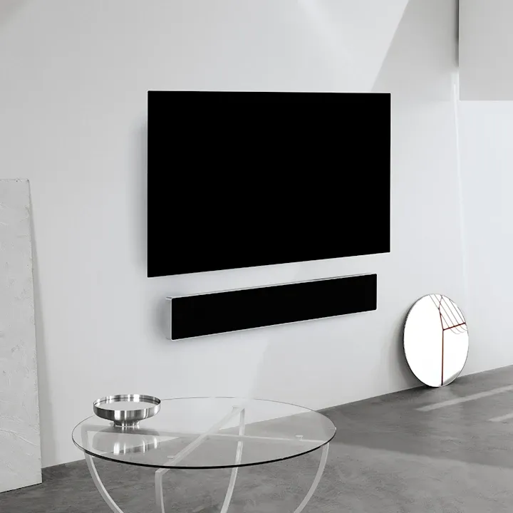 Beosound Stage silver under TV