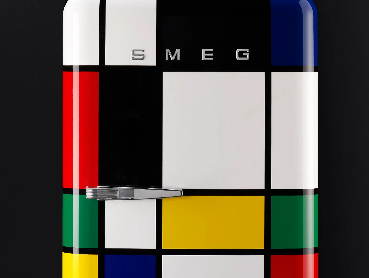 SMEG מקרר משולב מקפיא רטרו מסדרת 50'Retro Style תוצרת SMEG דגם FAB28RDMC — תמונה 5