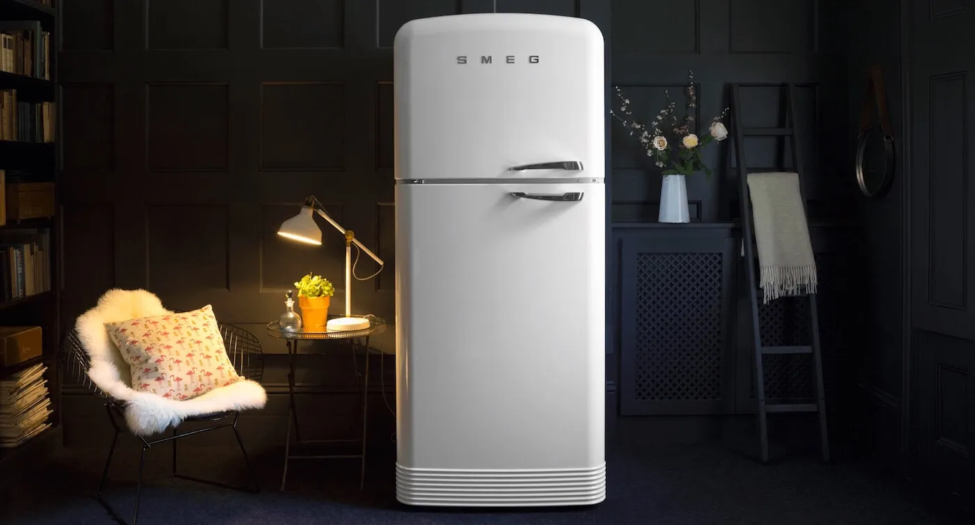 SMEG מקרר מקפיא עליון רטרו שנות החמישים מסדרת 50' Retro Style תוצרת SMEG דגם FAB50B — תמונה 4