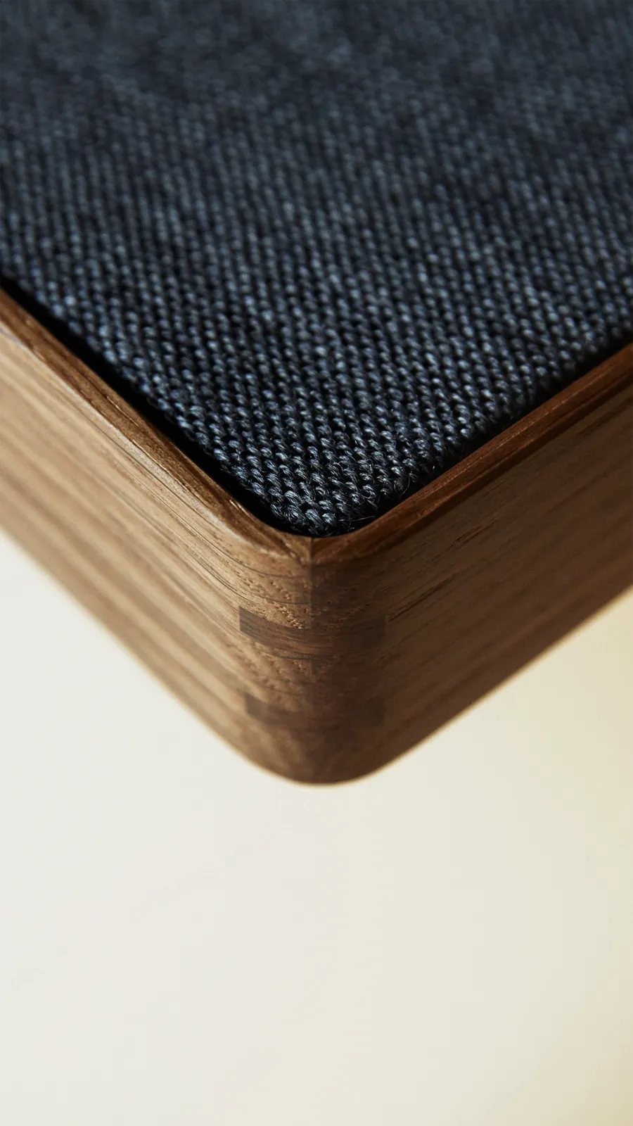 bang & olufsen מקרן קול עוצמתי מבית Bang & Olufsen דגם Beosound Stage Smoked Oak — תמונה 6