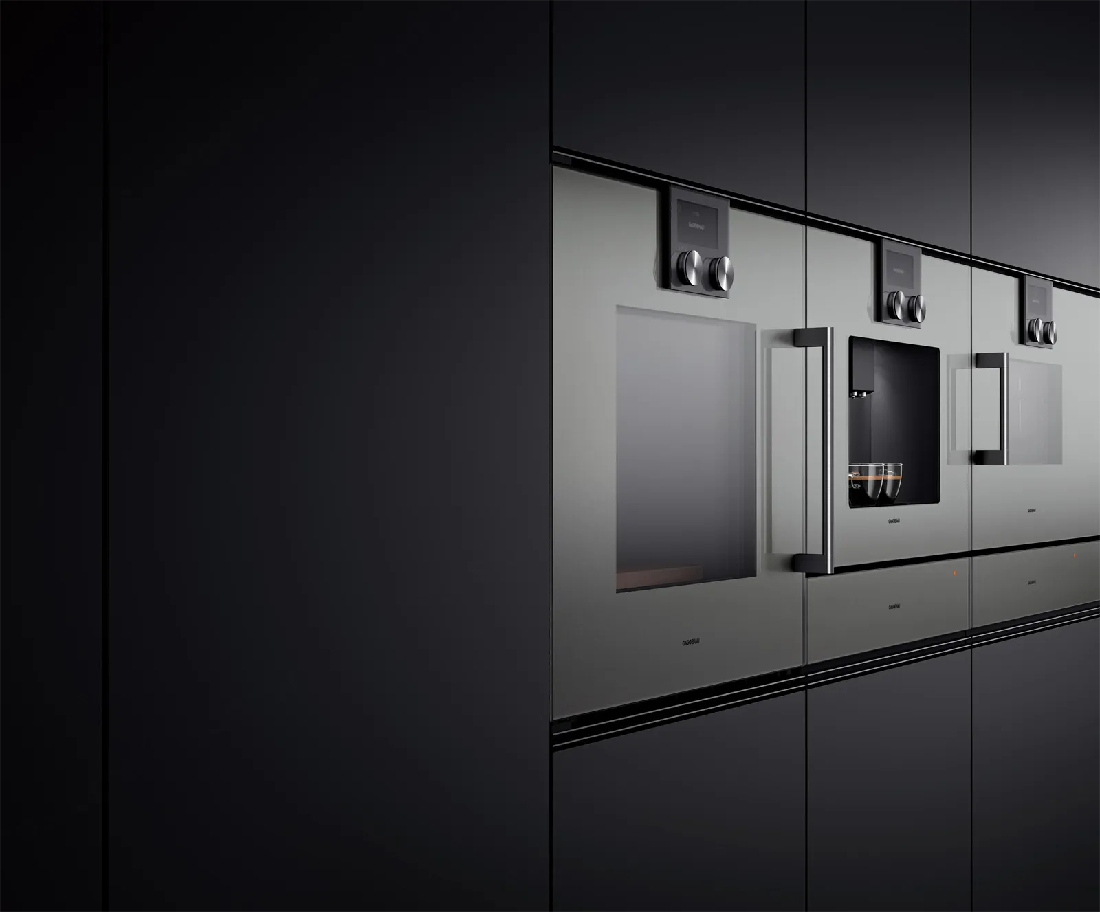 GAGGENAU מכונת קפה אינטגרלית 45 ס"מ גימור מטאלי סדרה 200 תוצרת GAGGENAU דגם CMP270111 — תמונה 2