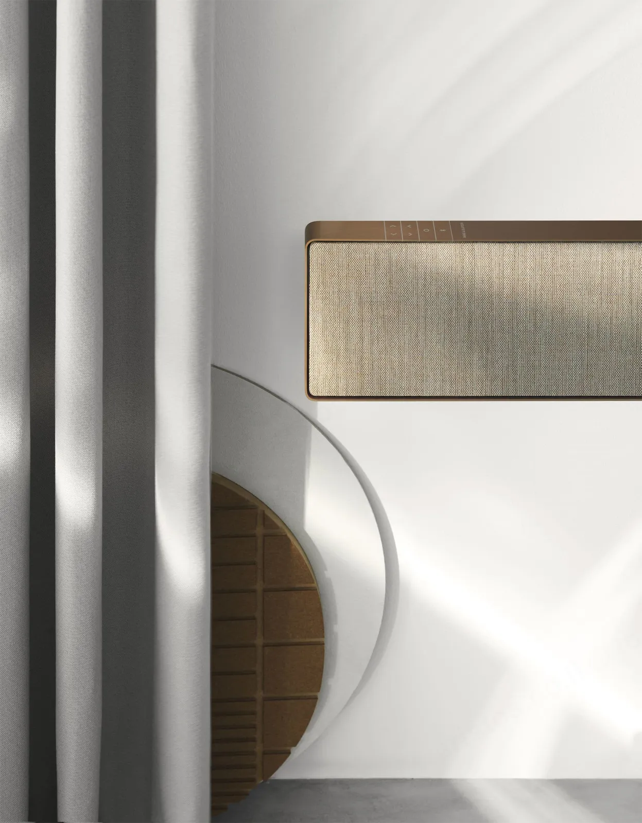 bang & olufsen מקרן קול עוצמתי מבית Bang & Olufsen דגם Beosound Stage Bronze Tone — תמונה 5