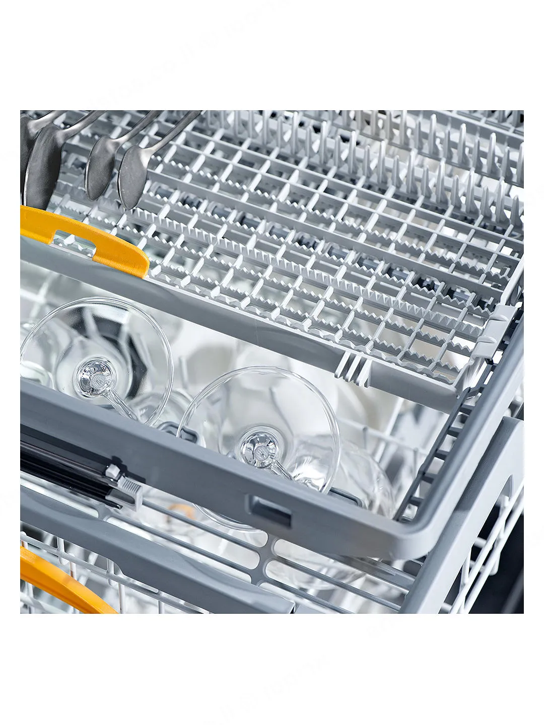 Miele מדיח כלים אינטגרלי מלא 60 ס"מ פתיחה בנקישה תוצרת Miele דגם G 7980 SCVi AutoDos K2O — תמונה 9