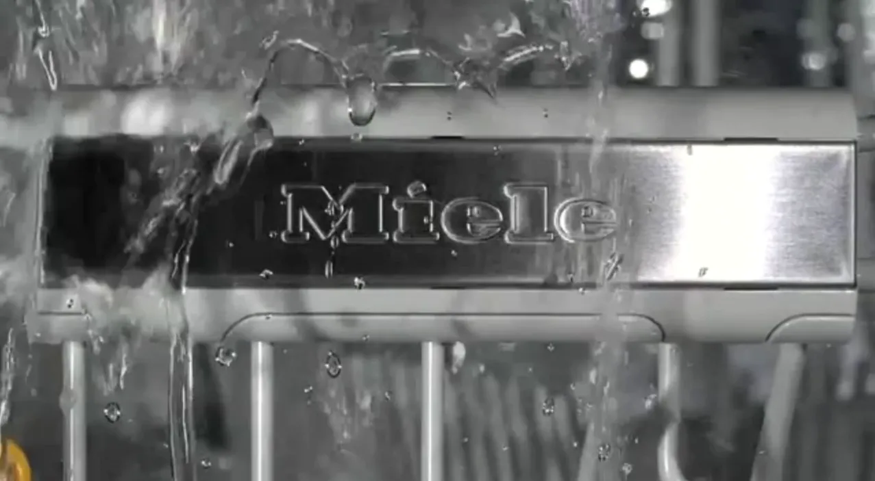 Miele מדיח כלים צר אינטגרלי מלא 45 ס"מ פתיחה אוטומטית תוצרת Miele דגם G 5690 SCVI — תמונה 4