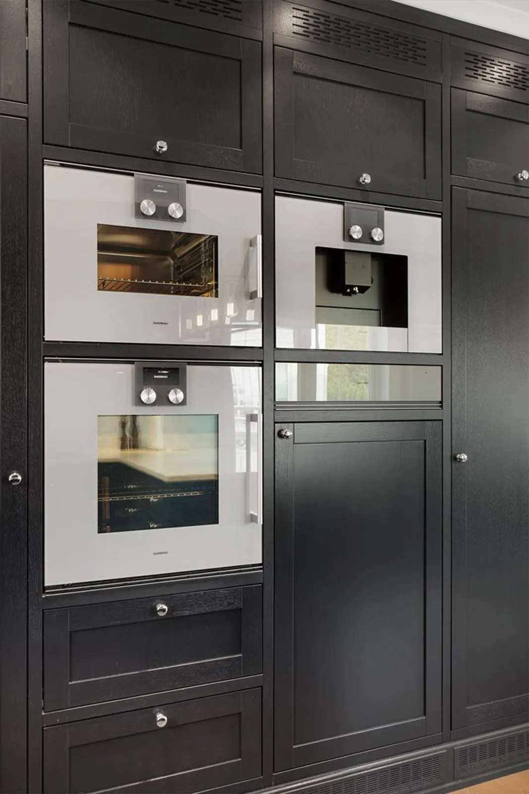 GAGGENAU מכונת קפה אינטגרלית 45 ס"מ גימור כסוף סדרה 200 תוצרת GAGGENAU דגם CMP250131 — תמונה 8