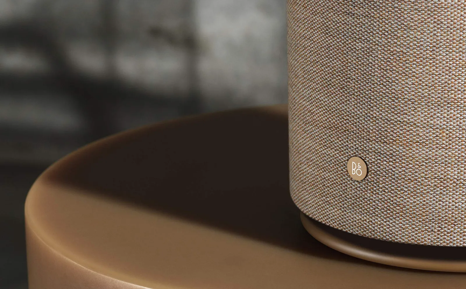 bang & olufsen רמקול Multi-Room מעוצב סאונד True360 רב-כיווני ברונזה מבית Bang & Olufsen דגם Beoplay M5 Bronze — תמונה 3
