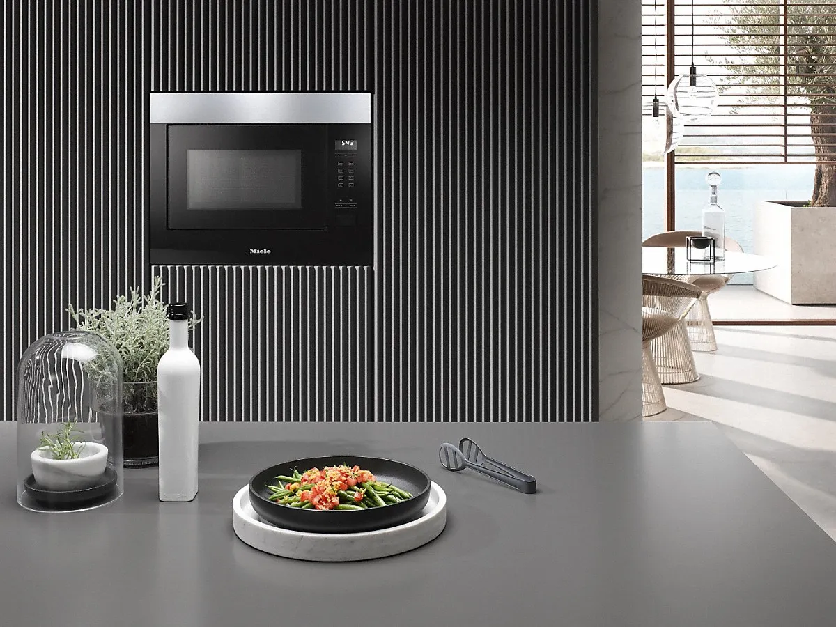 Miele מיקרוגל בנוי 45 ס"מ דלת צד זכוכית שחורה תוצרת Miele דגם M 2240 SC — תמונה 5