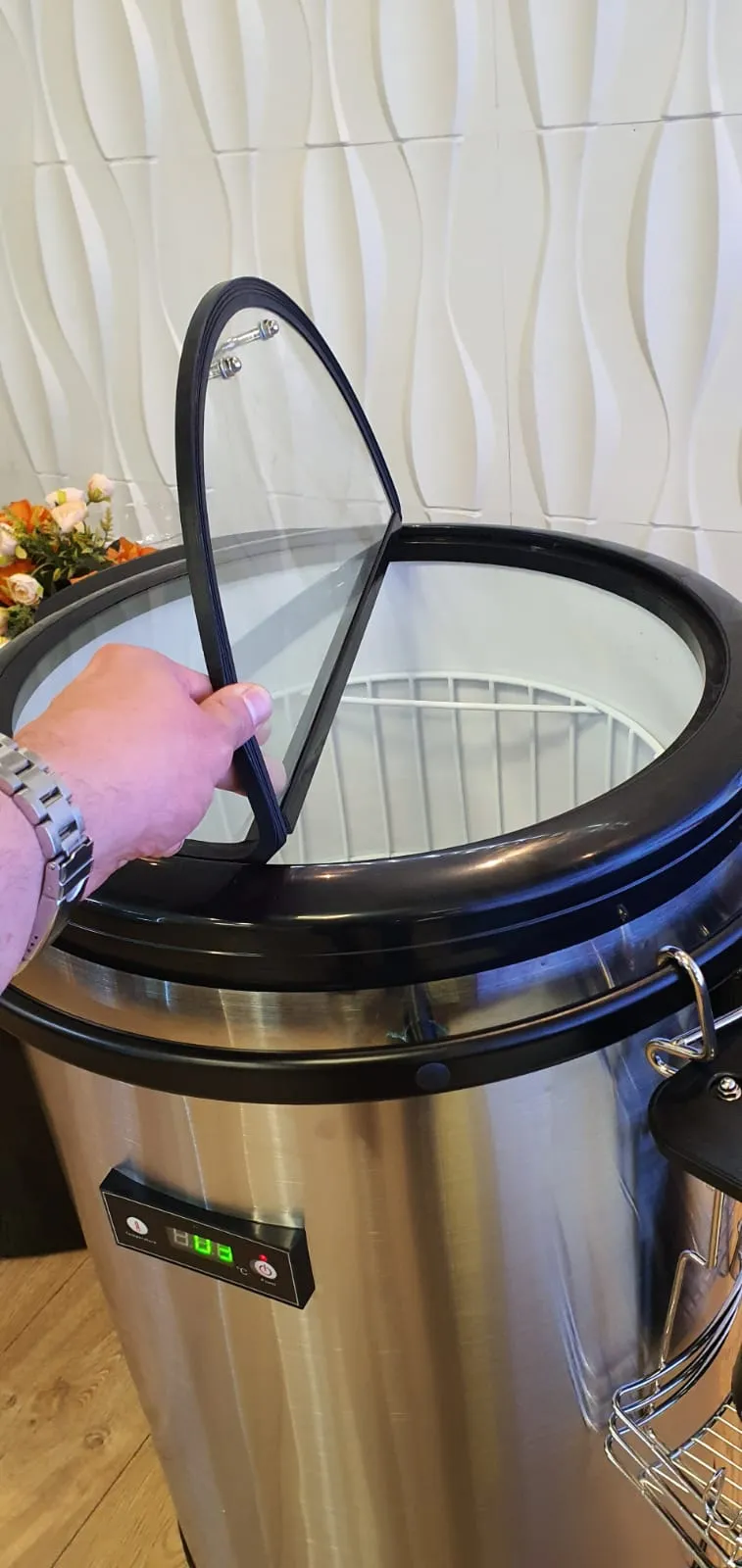 מקרר נייד D-COOLER לאירועים, חצרות ,מרפסות מבית D bar דגם AQ5000  — תמונה 3