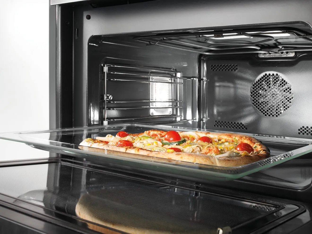 Gorenje תנור בנוי משולב מיקרוגל 45 ס''מ גימור שחור מלא מסך TFT צבעוני Gorenje דגם BCM598S17BG — תמונה 4
