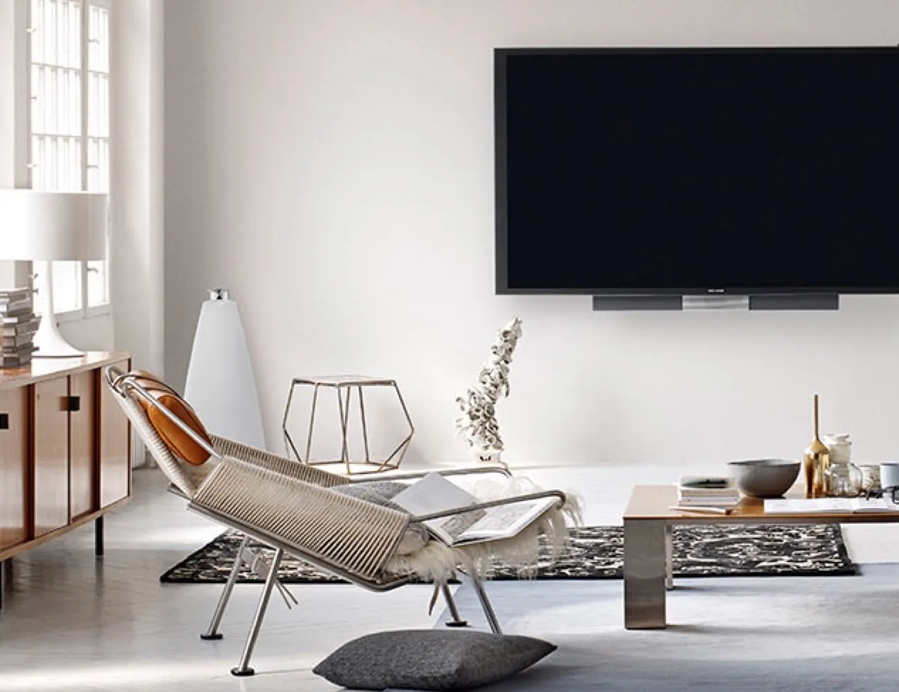bang & olufsen רמקולים מעוצבים בצבע לבן בטכנולוגיית עדשת הסאונד הייחודית של Bang & Olufsen דגם Beolab 20 White — תמונה 6