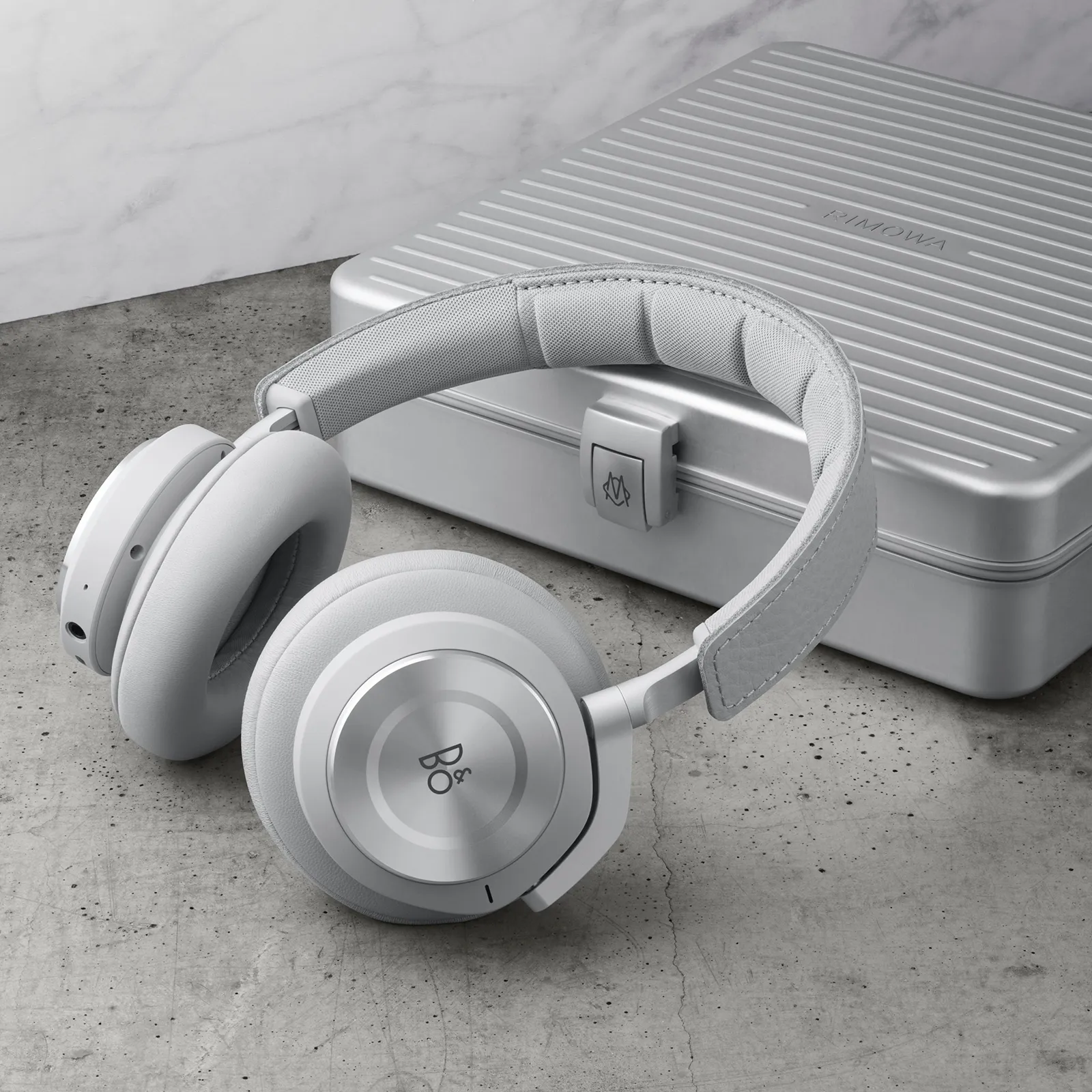 bang & olufsen אוזניות פרימיום אלחוטיות עם ANC מבית Bang & Olufsen x RIMOWA דגם Beoplay H9i Limited Edition — תמונה 2
