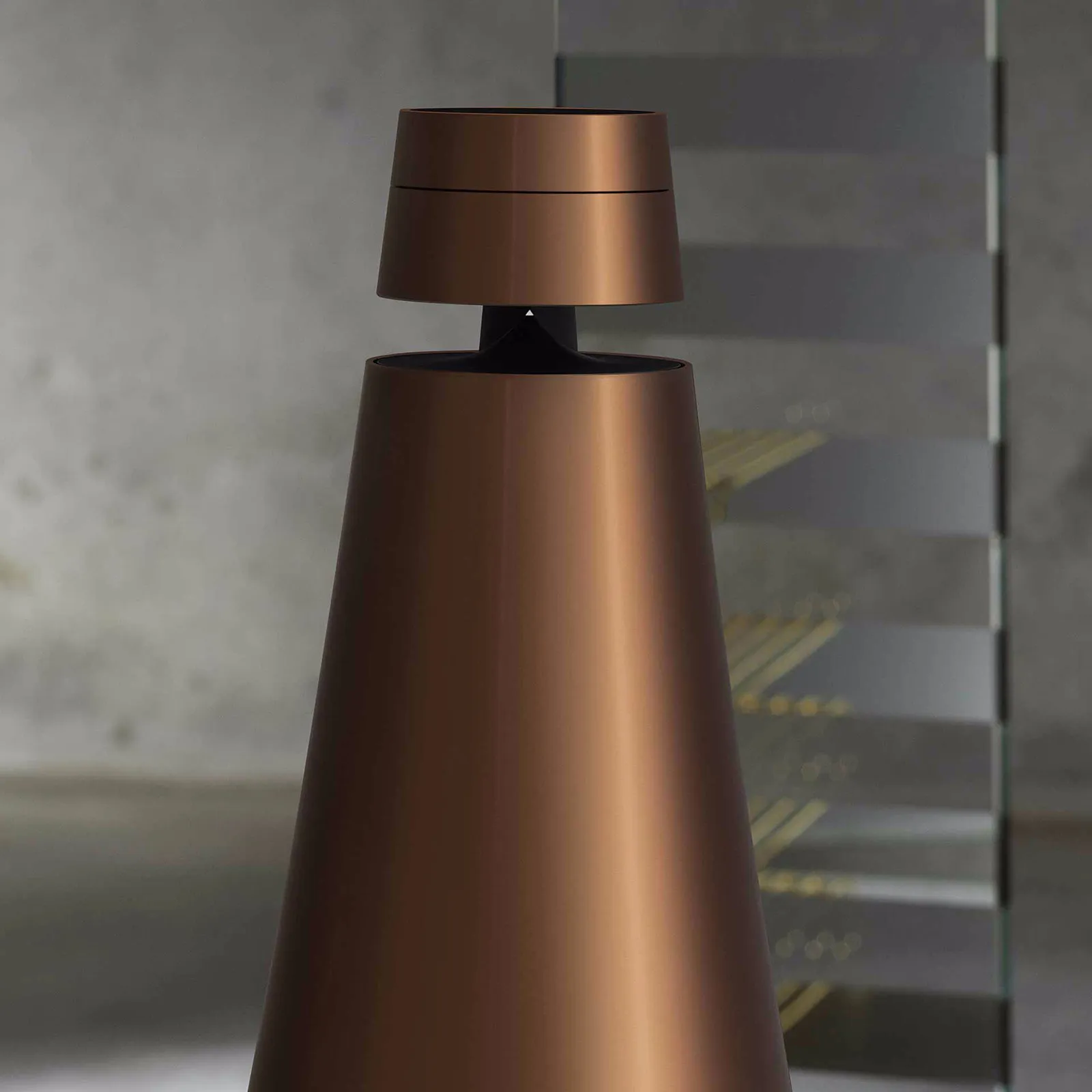 bang & olufsen רמקול Wi-Fi ביתי חכם עם עוזרת גוגל קולית צבע ברונזה מבית Bang & Olufsen דגם Beosound 1 bronze — תמונה 3