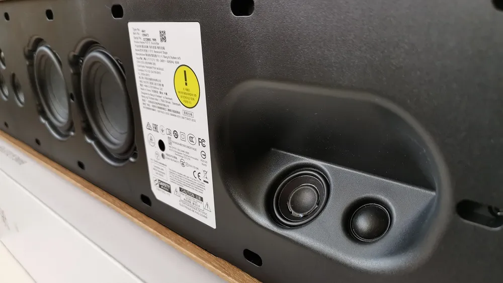 מקרן קול עוצמתי מבית Bang & Olufsen דגם Beosound Stage Gold Tone