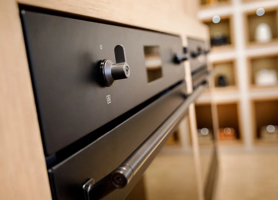 SMEG תנור 60 ס"מ ניקוי באדים מצב שבת גימור שחור מט כולל ידית וכפתורים תוצרת SMEG דגם SF6301TN — תמונה 8