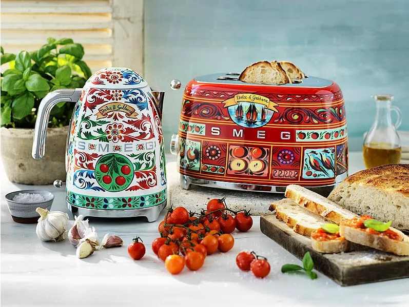 SMEG קומקום חשמלי בעיצוב DOLCE & GABBANA תוצרת SMEG SMEG דגם KLF03DGEU — תמונה 3