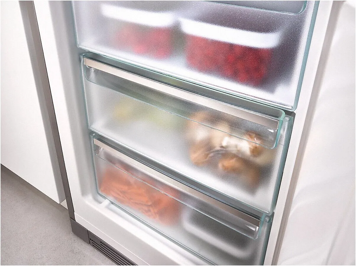 Miele מקרר מקפיא תחתון 60 ס"מ קו ארון נירוסטה מוברשת תוצרת Miele דגם KFN 28133 D — תמונה 5