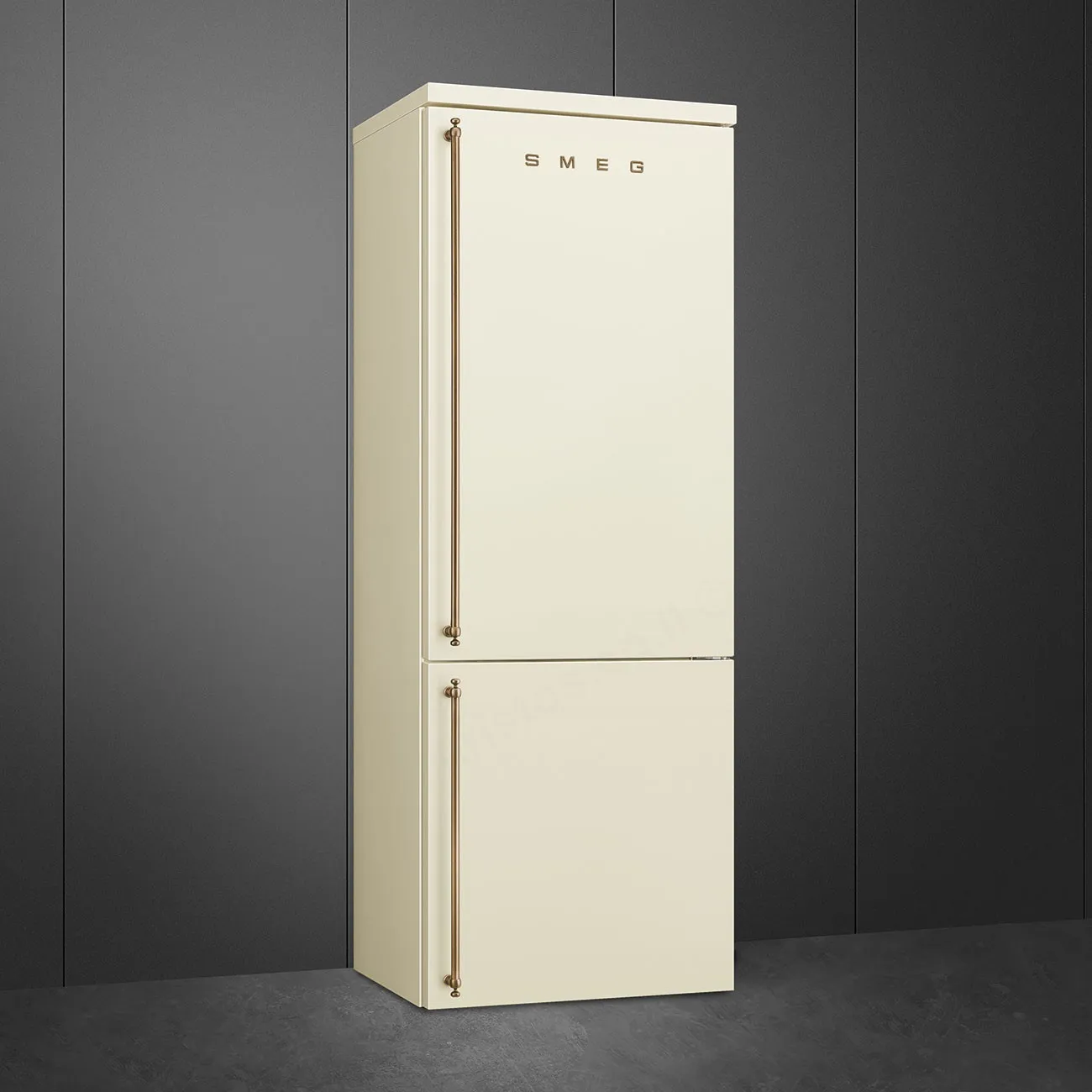 SMEG מקרר קו ארון רוחב 70 ס"מ גימור קרם סדרת Colonial תוצרת SMEG דגם FA8005PO5 — תמונה 6
