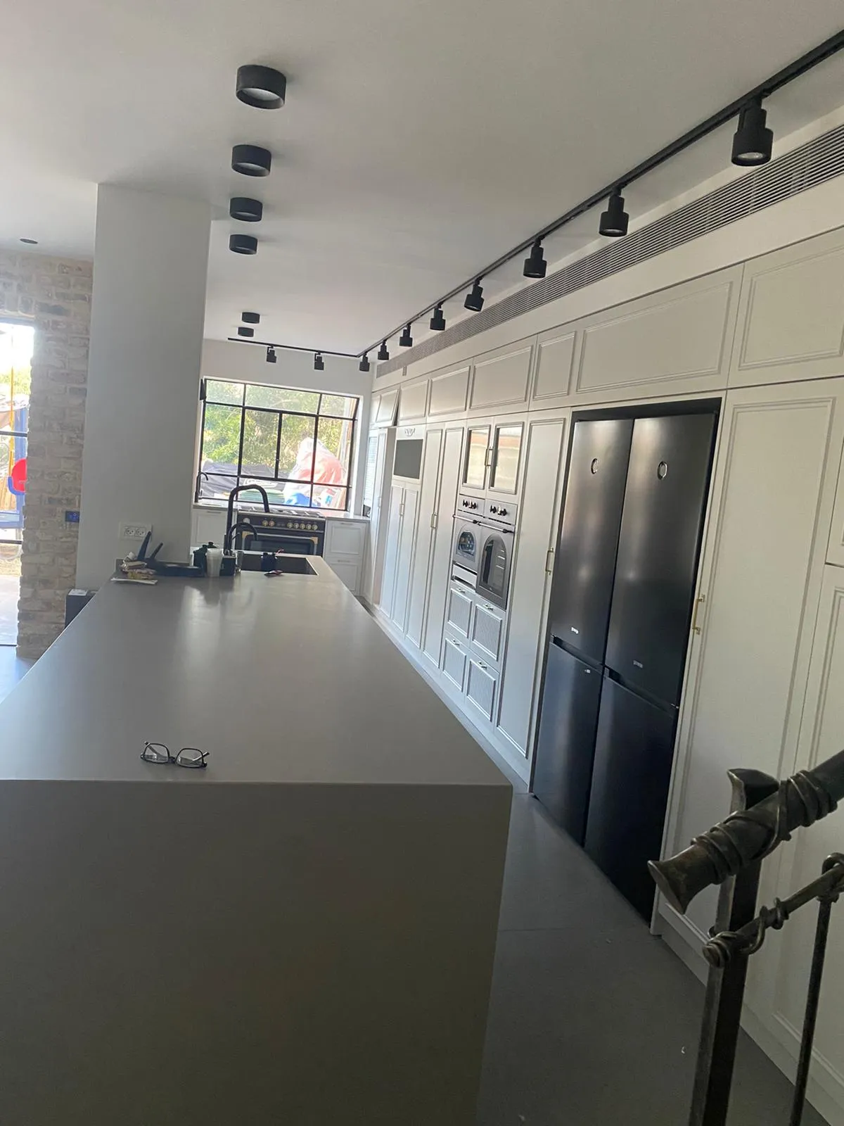 Gorenje מקרר מקפיא תחתון רוחב 120 ס"מ NO FROST שחור משי מט סדרת Simplicity תוצרת Gorenje דגם NRK6192SYBK — תמונה 6