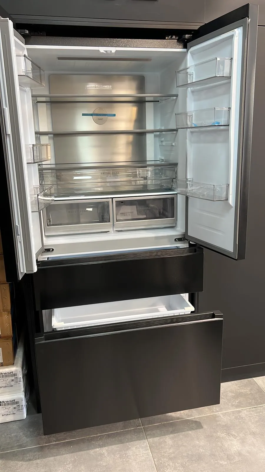 Teka מקרר FRENCH DOOR קו אפס ציר חכם FRENCH DOOR מדחס אינוורטר תוצרת TEKA דגם D 77820 נירוסטה שחורה — תמונה 3