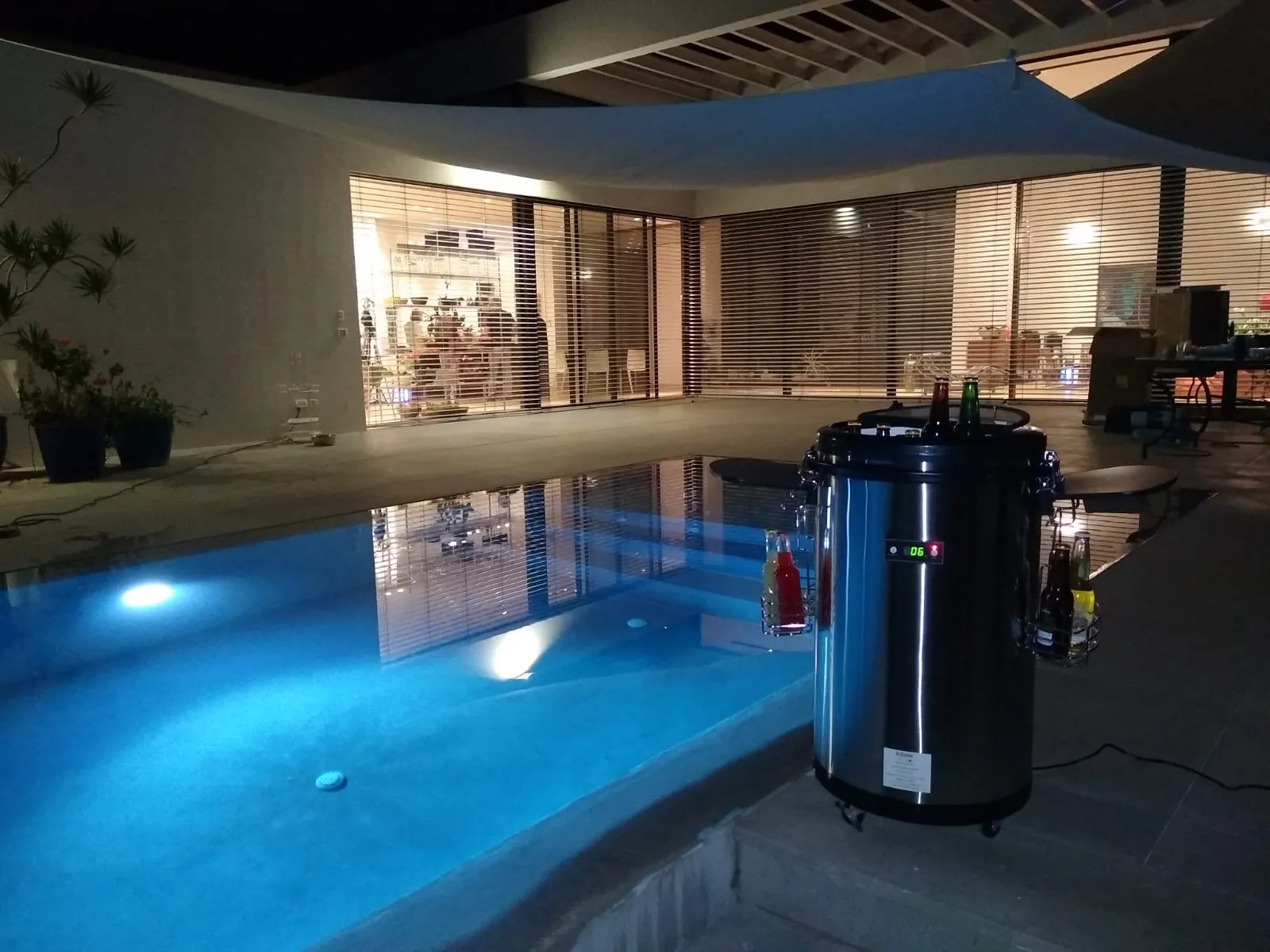 מקרר נייד D-COOLER לאירועים, חצרות ,מרפסות מבית D bar דגם AQ5000  — תמונה 4