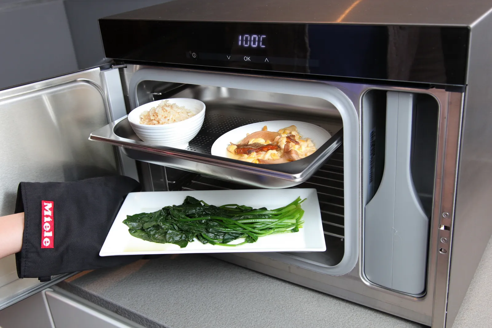 Miele תנור אדים עצמאי על השיש MIELE דגם DG6010 — תמונה 4