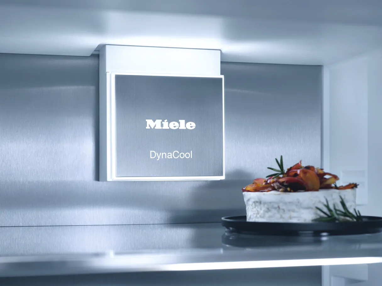 Miele מקרר אינטגרלי מקפיא תחתון 60 ס''מ NO-FROST FlexiLight2.0 טריקה שקטה תוצרת Miele דגם KFN 7764 C Premium — תמונה 9