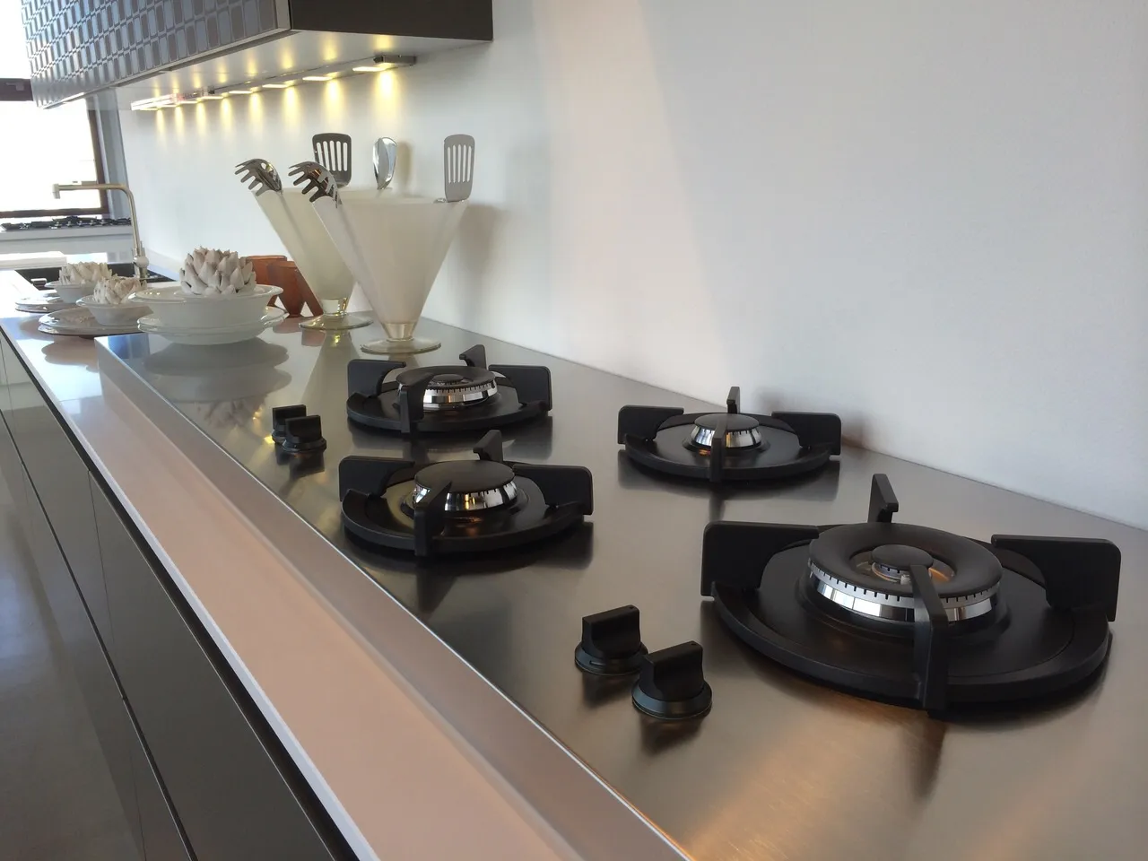 PITT cooking כיריים גז 4 מבערים רוחב ארון 90 ס"מ מבית PITT cooking דגם Dempo גימור פליז מושחר — תמונה 6