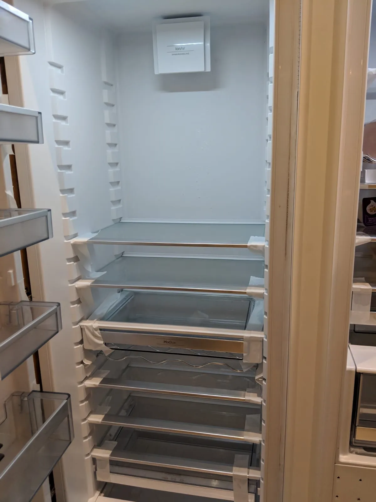 Gorenje מקרר אינטגרלי 60 ס"מ ללא מקפיא 301 ליטר מנוע אינוורטר תוצרת Gorenje דגם RI518EA1 תצוגה — תמונה 7