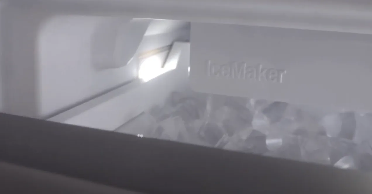 מקפיא אינטגרלי 60 ס"מ 8 מגירות AutoDoor NoFrost טריקה שקטה IceMaker חיבור צנרת סדרת Peak תוצרת LIEBHERR דגם SIFNAe 5188-617
