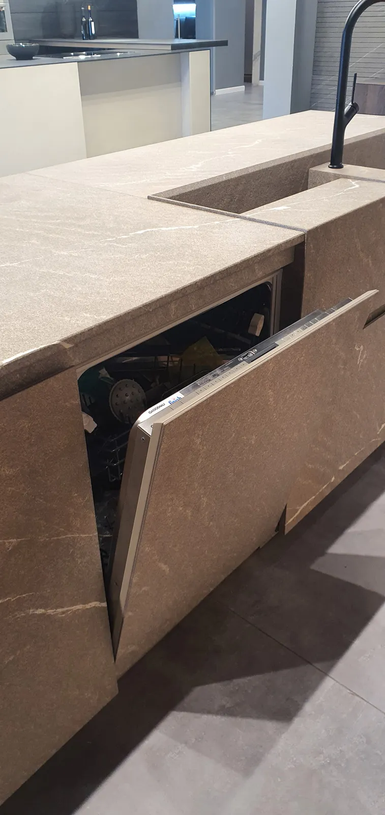 GAGGENAU מדיח כלים אינטגרלי מלא 60 ס"מ גובה נישה 86.5 ס"מ ייבוש זיאוליט תאורת פנים Push-to-Open תוצרת GAGGENAU דגם DF271101F — תמונה 7