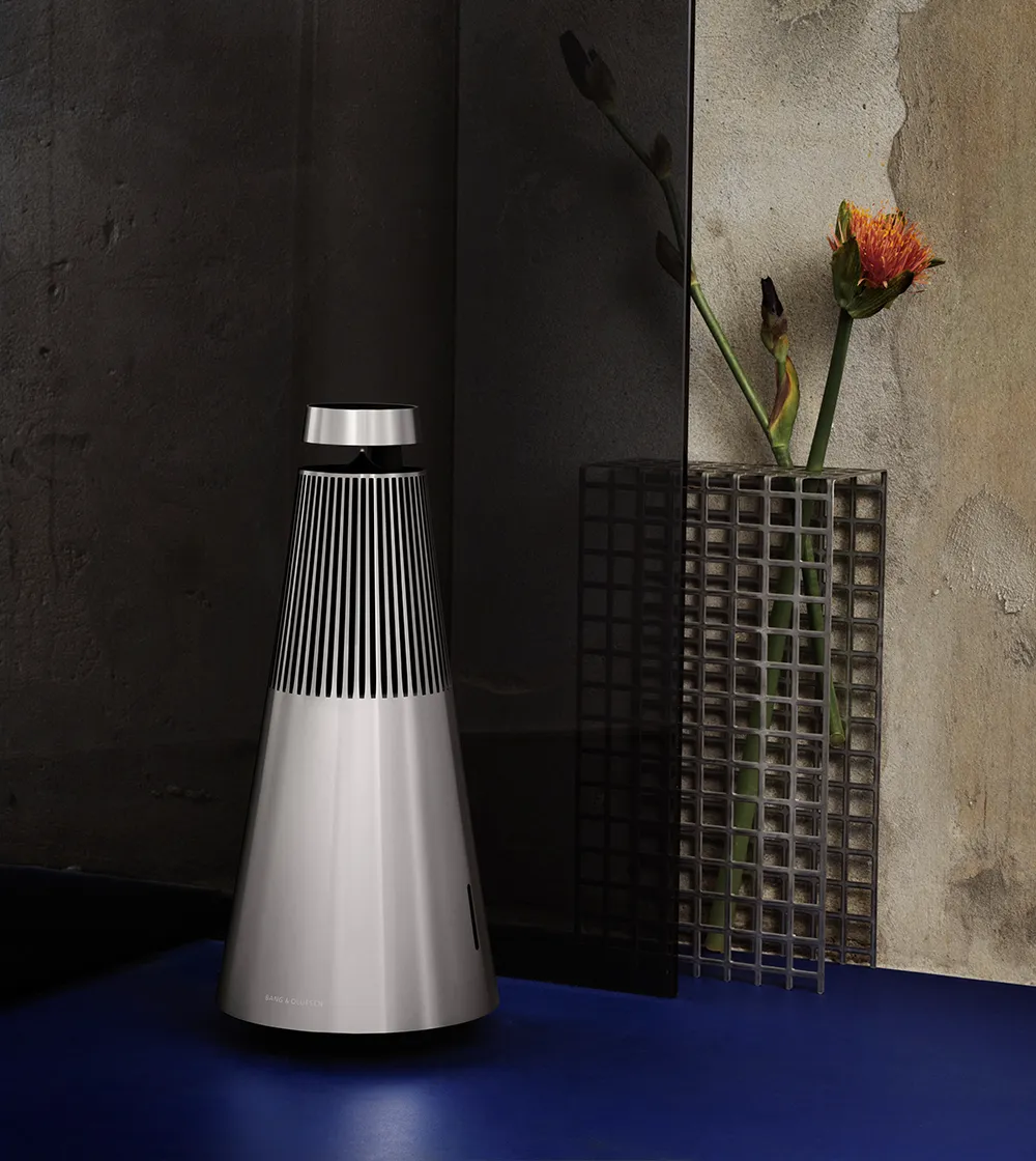 bang & olufsen רמקול עוצמתי עם טכנולוגיית העדשה האקוסטית צבע כסף מבית Bang & Olufsen דגם Beosound 2 Silver — תמונה 6