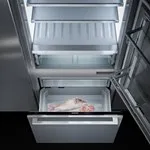 מקרר אינטגרלי מקפיא תחתון 3 דלתות 91 ס"מ NoFrost סדרת היוקרה MONOLITH תוצרת LIEBHERR דגם ECBN 9673 BioFresh