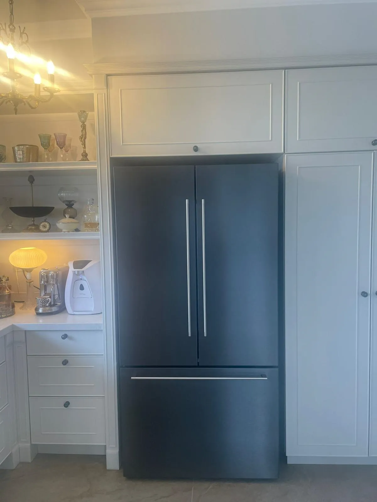 GAGGENAU מקרר מקפיא תחתון 90 ס"מ 3 דלתות יצרן מים וקרח פנימי גימור נירוסטה מושחרת תוצרת GAGGENAU דגם RY295350 — תמונה 8