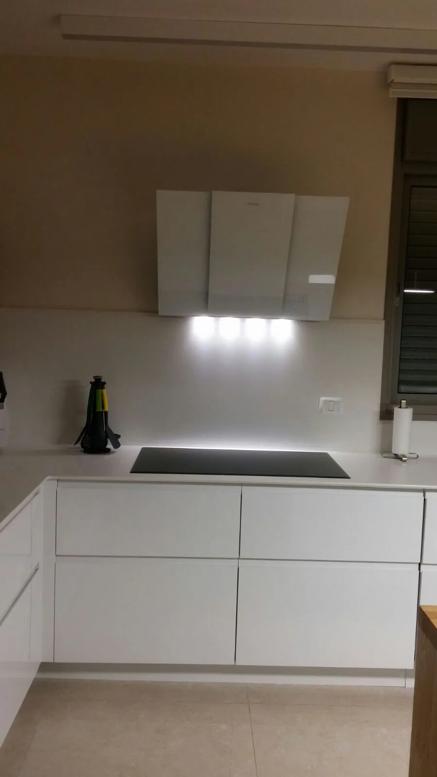 Gorenje קולט אדים ורטיקלי 80 ס"מ זכוכית לבנה GORENJE דגם DVG8565W — תמונה 4