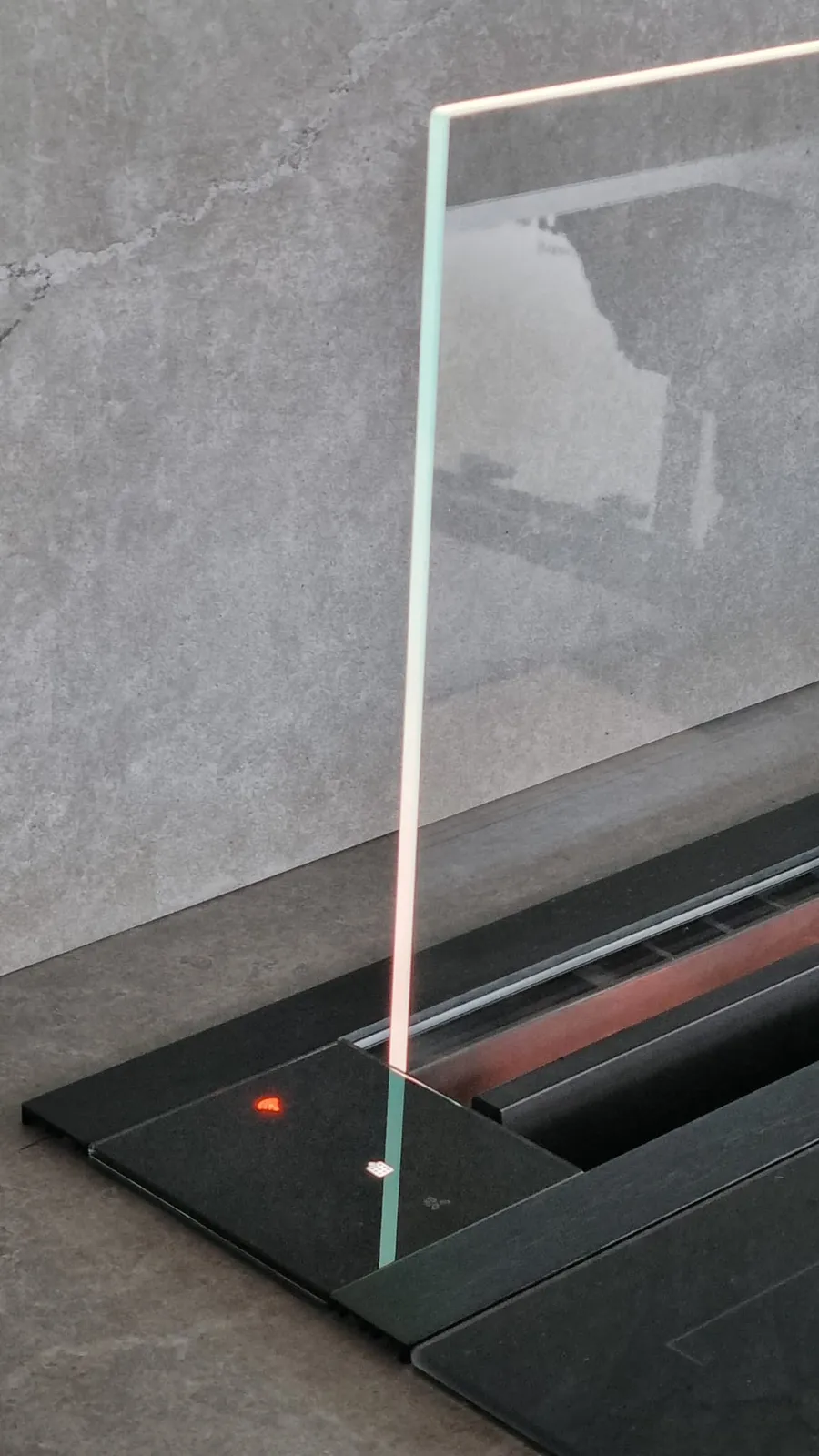 GAGGENAU קולט אדים מעלית 80 ס"מ שקוף תאורת מסגרת חיבור Bluetooth התקנה שטוחה תוצרת GAGGENAU דגם AL200180 — תמונה 11