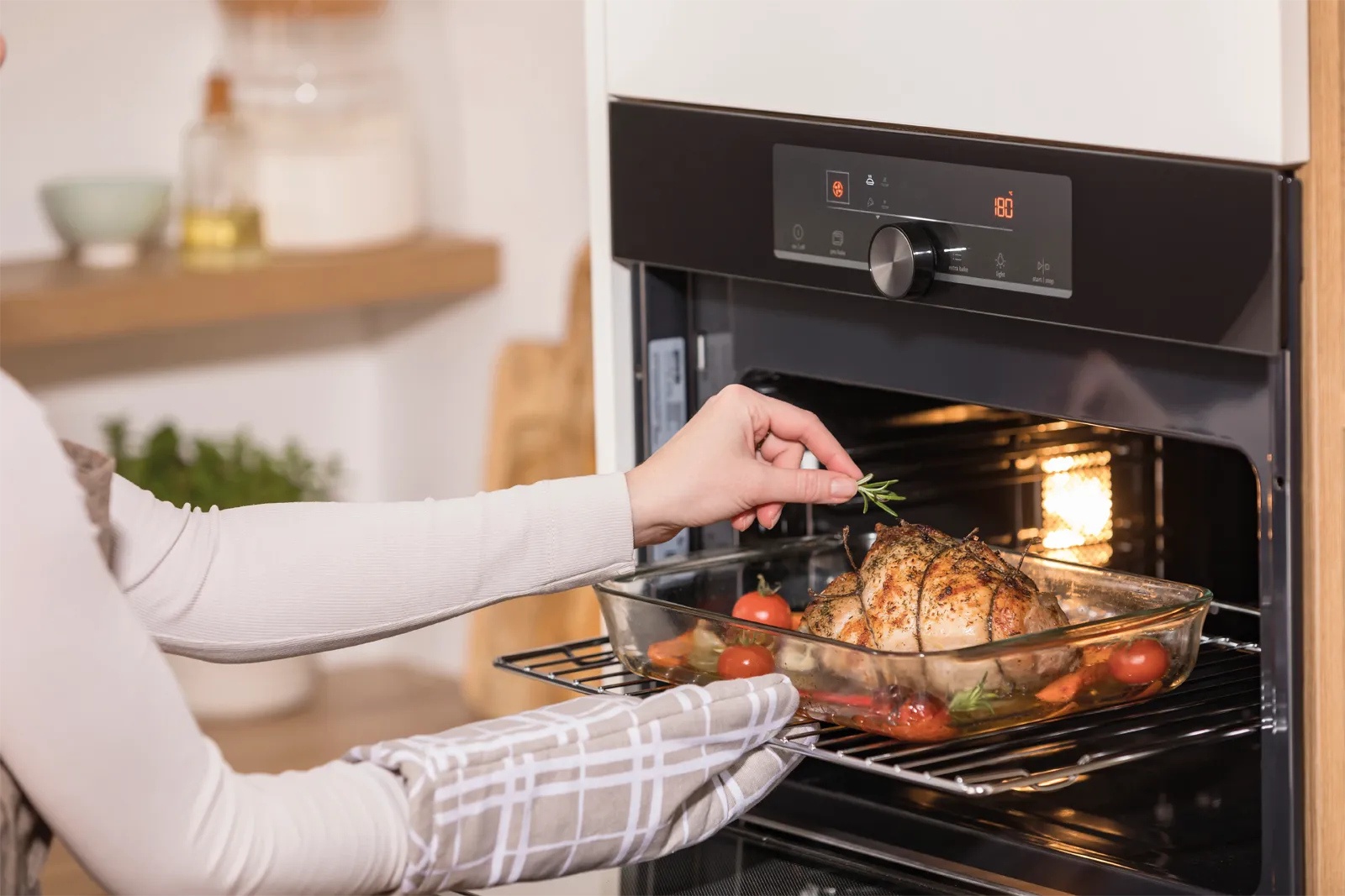 Gorenje תנור בנוי משולב מיקרוגל 45 ס''מ 50 ליטר ניקוי באדים AirFry+ גימור שחור מלא תוצרת Gorenje דגם BCM4547A10BG — תמונה 16
