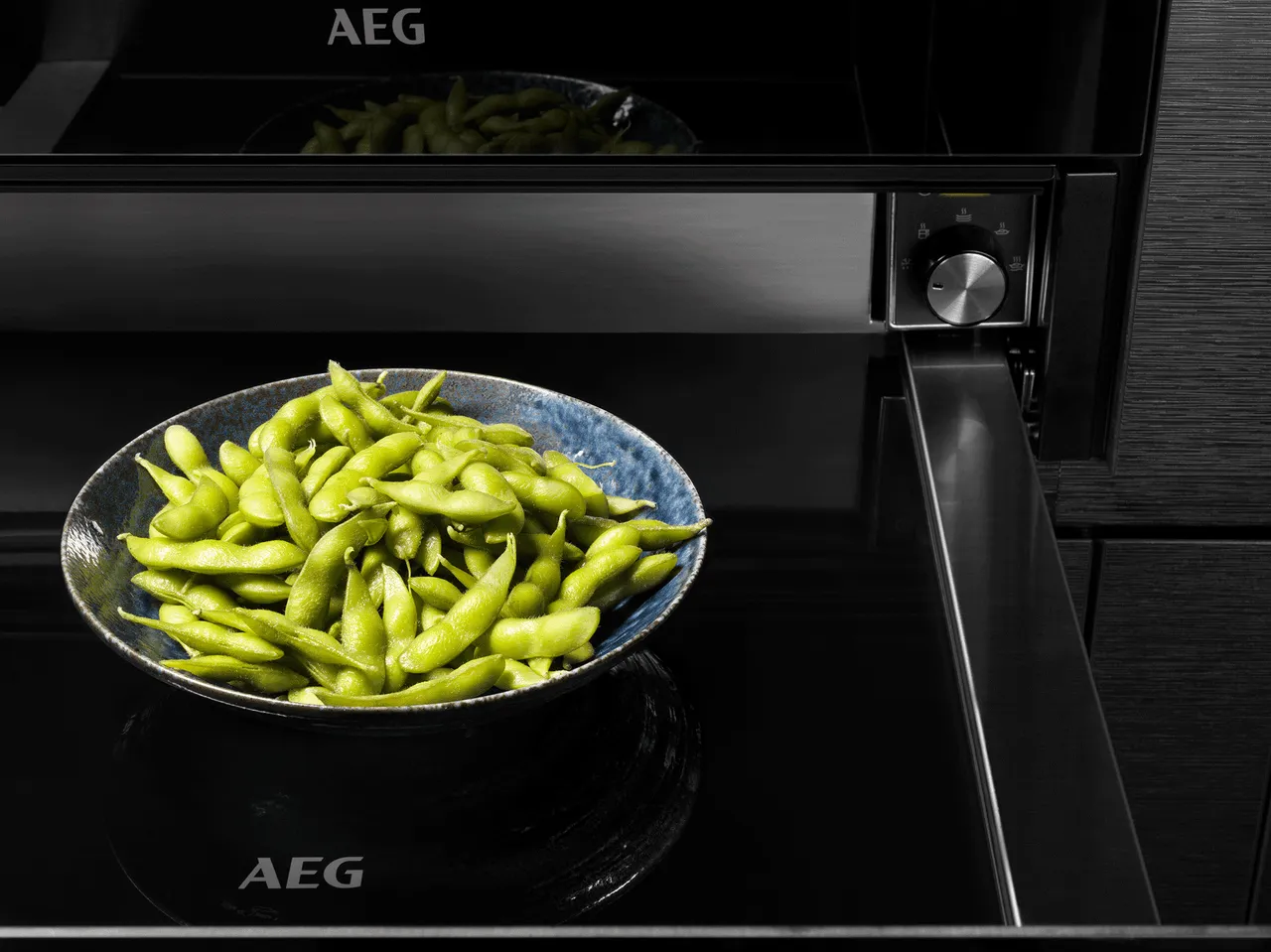 AEG מגירת חימום אינטגרלית 14 ס"מ סדרת MATTE BLACK תוצרת AEG דגם KDK911424T — תמונה 10