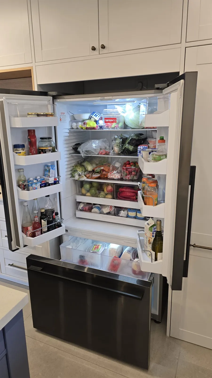 Fisher & Paykel מקרר מקפיא תחתון 3 דלתות 90 ס"מ סדרה 7 יצרן מים וקרח גימור נירוסטה שחורה תוצרת FISHER&PAYKEL דגם RF540ADUB7 — תמונה 15