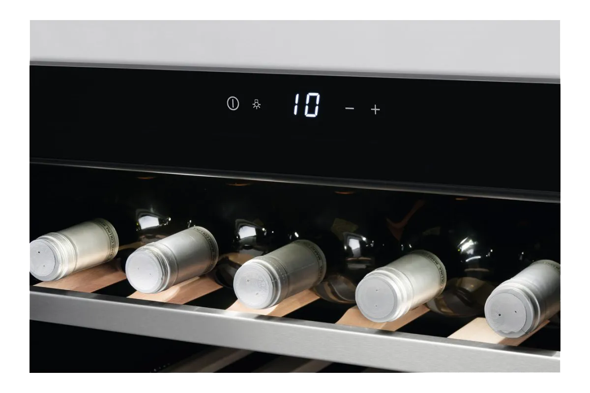 AEG מקרר יינות אינטגרלי 45 ס"מ TOUCH TO OPEN תוצרת AEG דגם KWK884520M — תמונה 3