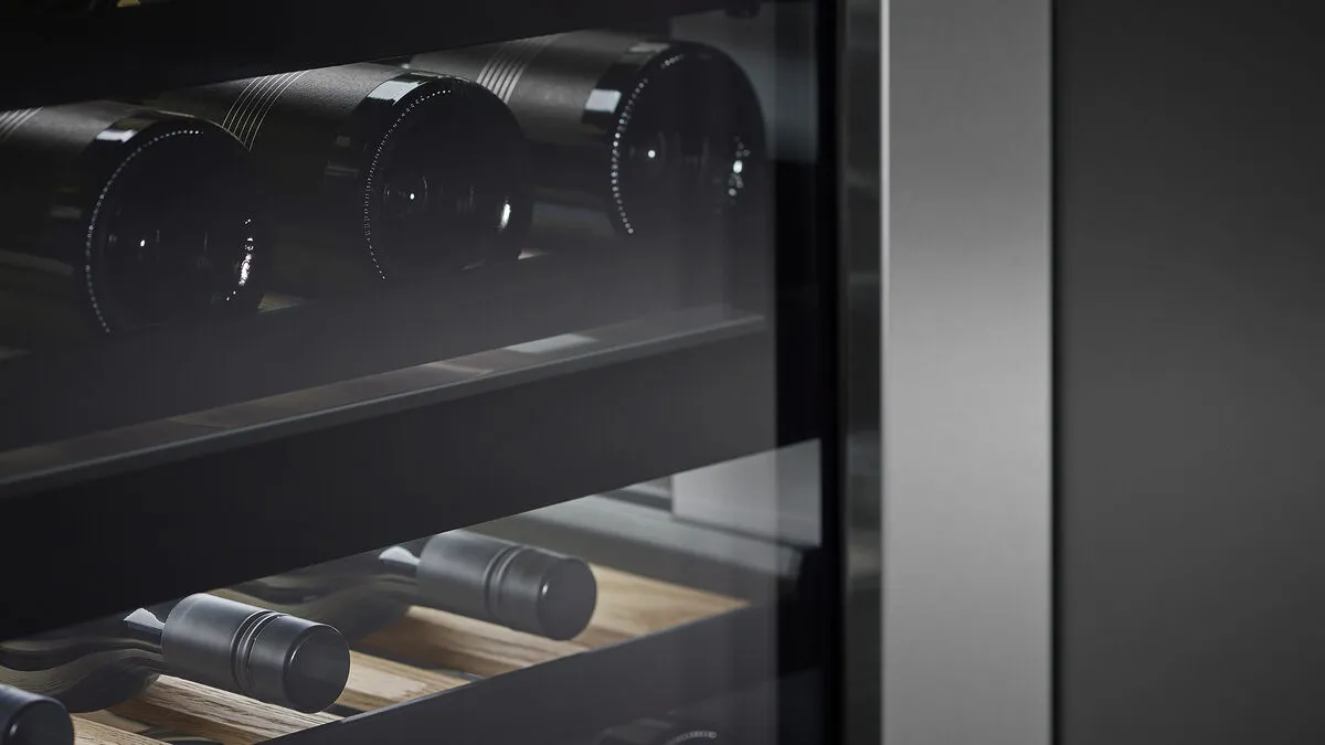 Fisher & Paykel מקרר יין אינטגרלי 60 ס"מ דלת אטומה 35 בקבוקים Under Counter סדרה 9 Dual Zone תוצרת FISHER&PAYKEL דגם RS6009V2R1 — תמונה 10