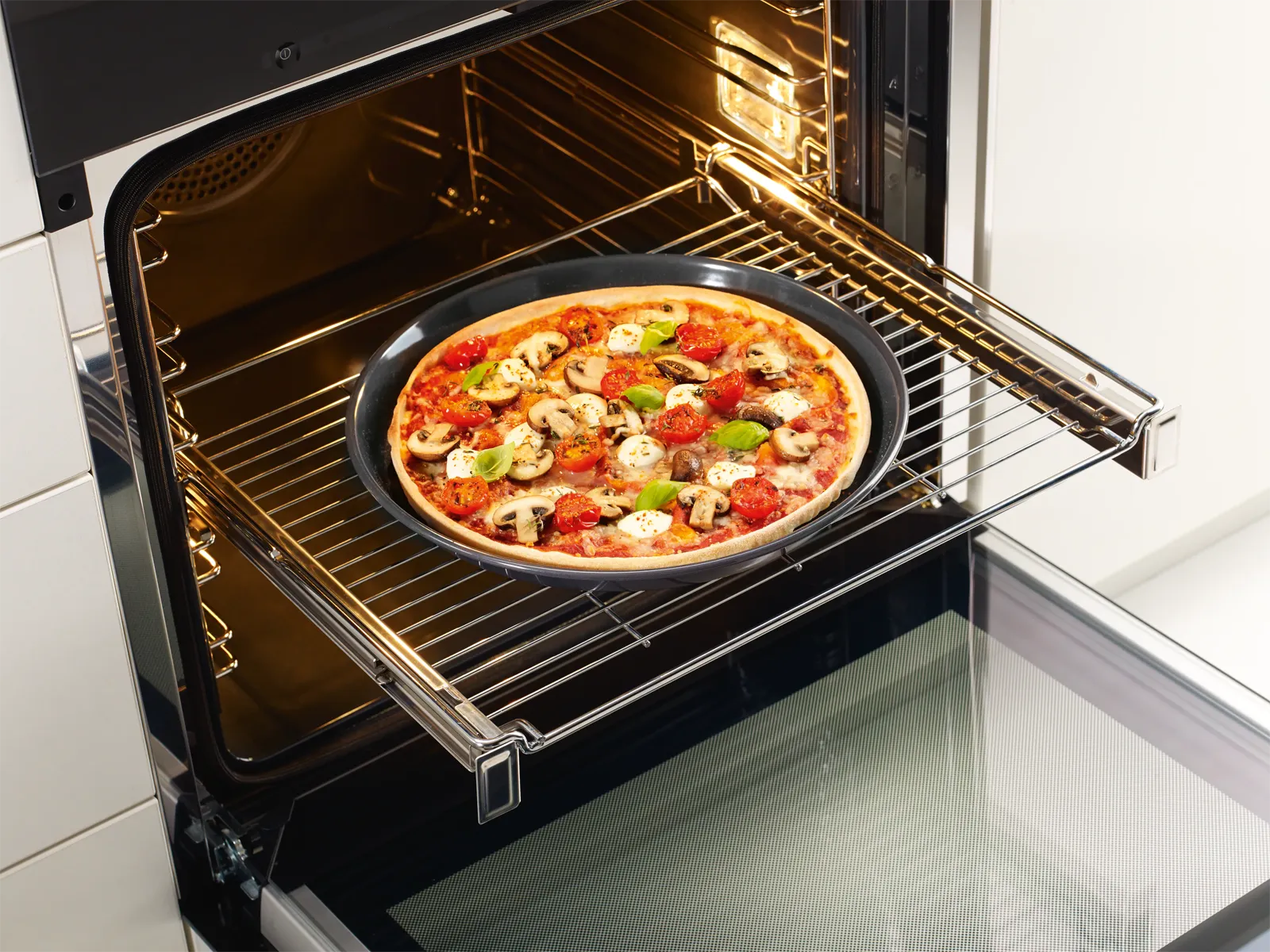 Miele תנור בנוי פירוליטי 60 ס"מ 76 ליטר סגירה ופתיחה שקטה חיבור WI-FI גימור נירוסטה תוצרת Miele דגם H 7161 BP Inox Clst — תמונה 6