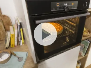 תנור בנוי 60 ס"מ עם אפייה בלחות SteamAssist ו-AirFry מצב שבת גימור שחור מלא 77 ליטר תוצרת Gorenje דגם BSA6747DGWI