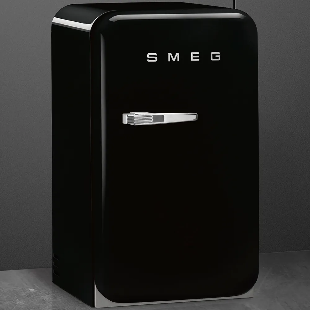 SMEG מקרר מיני משרדי רטרו צבע שחור מסדרת 50'Retro Style תוצרת SMEG דגם FAB5 — תמונה 6