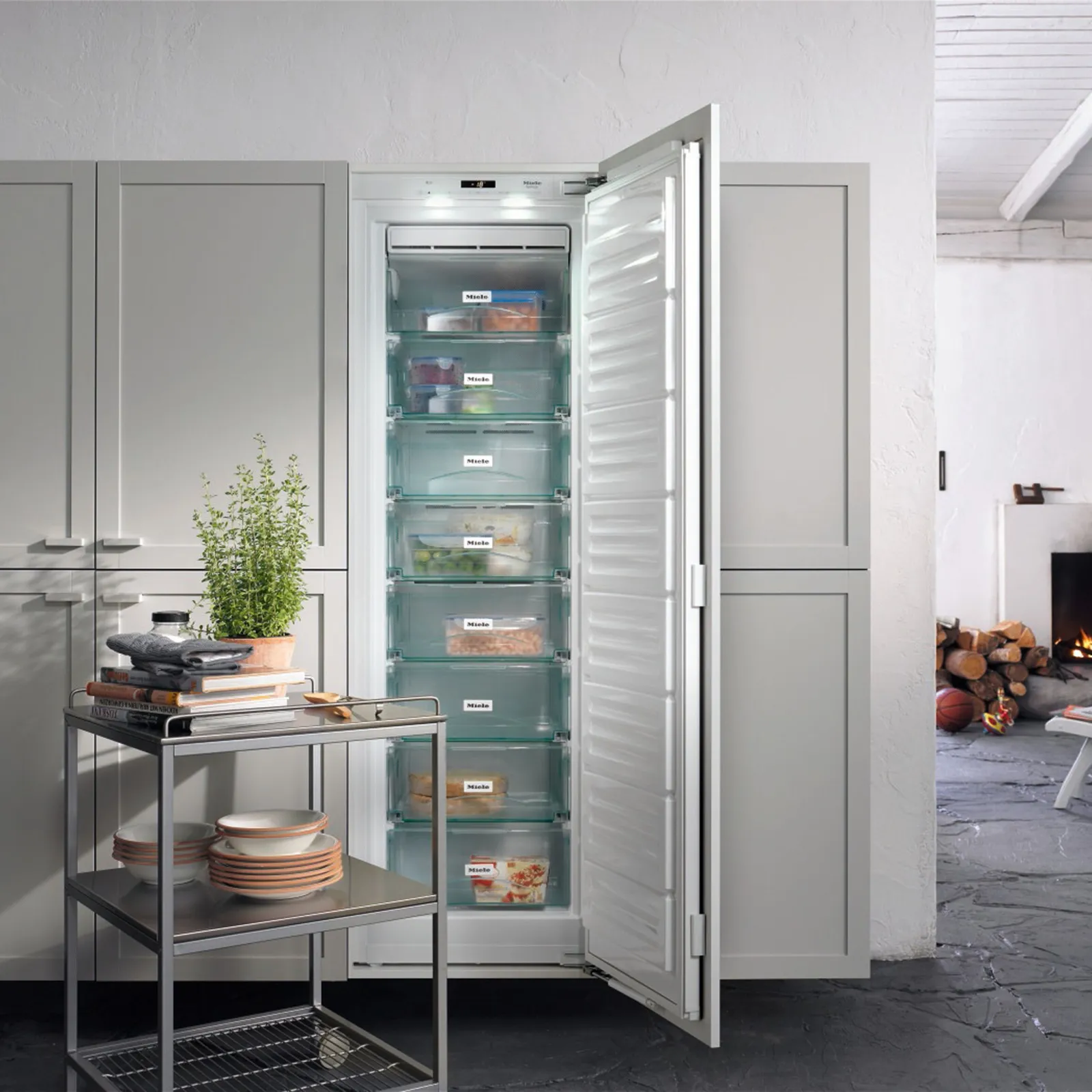 Miele מקפיא אינטגרלי 60 ס''מ NO FROST יצרן קרח עם חיבור מים תוצרת Miele דגם FNS 37492 iE — תמונה 6