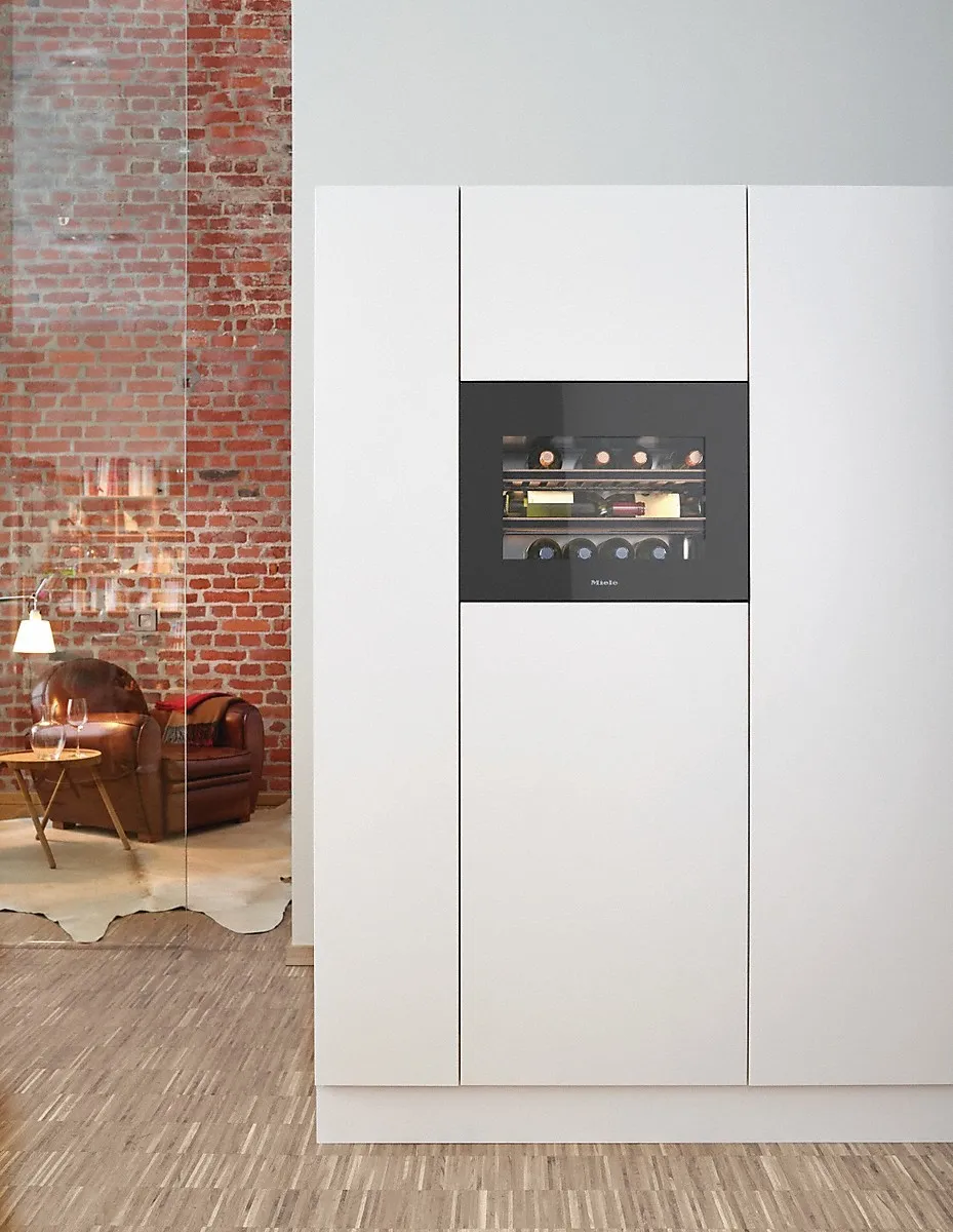 Miele מקרר יינות אינטגרלי 45 ס"מ 18 בקבוקים פתיחה חשמלית ללא ידית תוצרת Miele דגם KWT 7112 IG Obsidian Black — תמונה 5