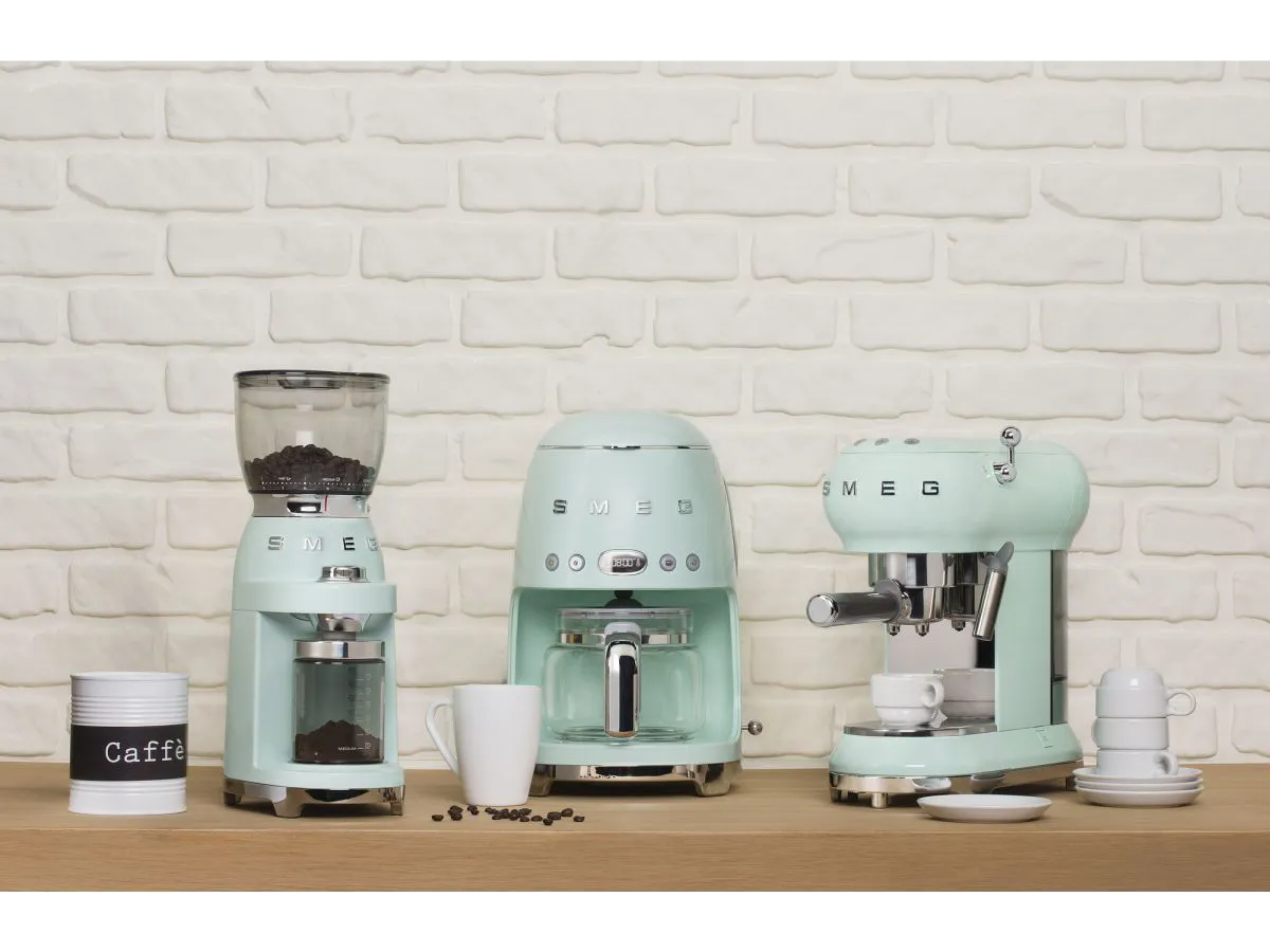 SMEG מטחנת קפה לכל סוגי הקפה בצבע פיסטוק מסדרת 50's Retro Style,תוצרת SMEG דגם CGF01PGEU — תמונה 4